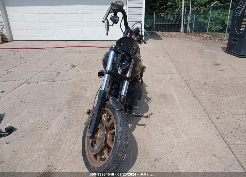 2016 HARLEY-DAVIDSON FXDLS VIN: 1HD1GS822GC327833