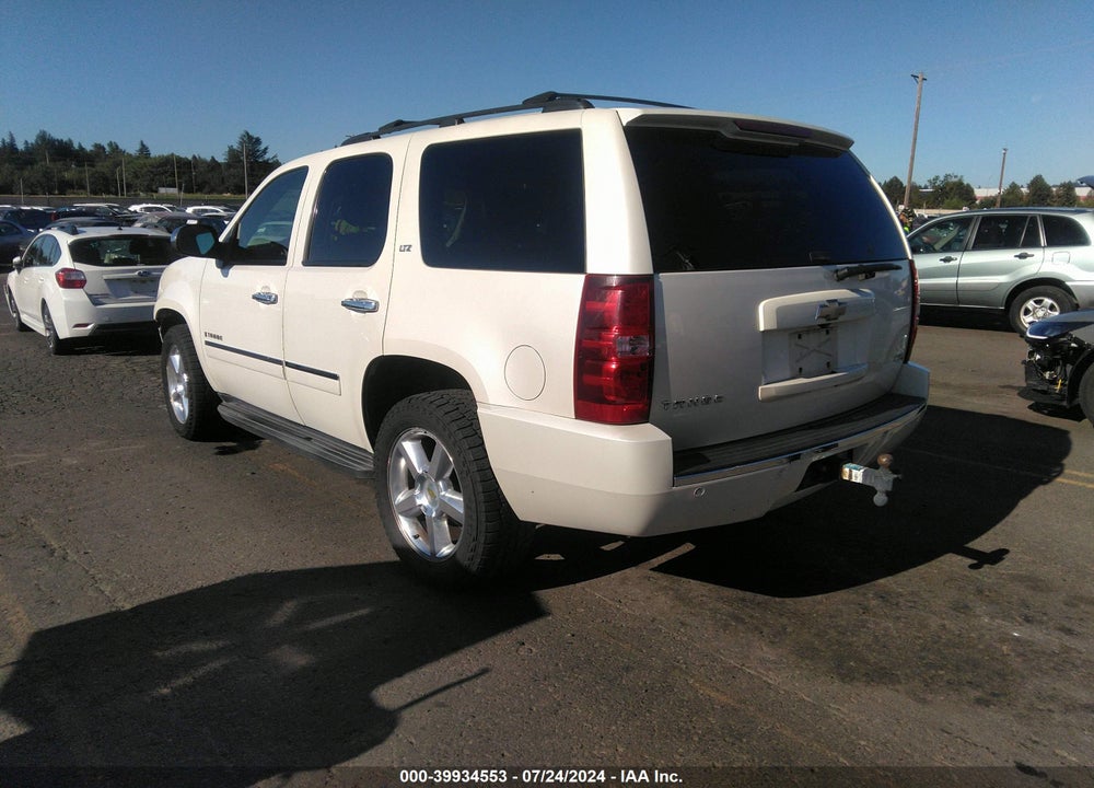 2009 CHEVROLET TAHOE LTZ VIN: 1GNFK33069R211494