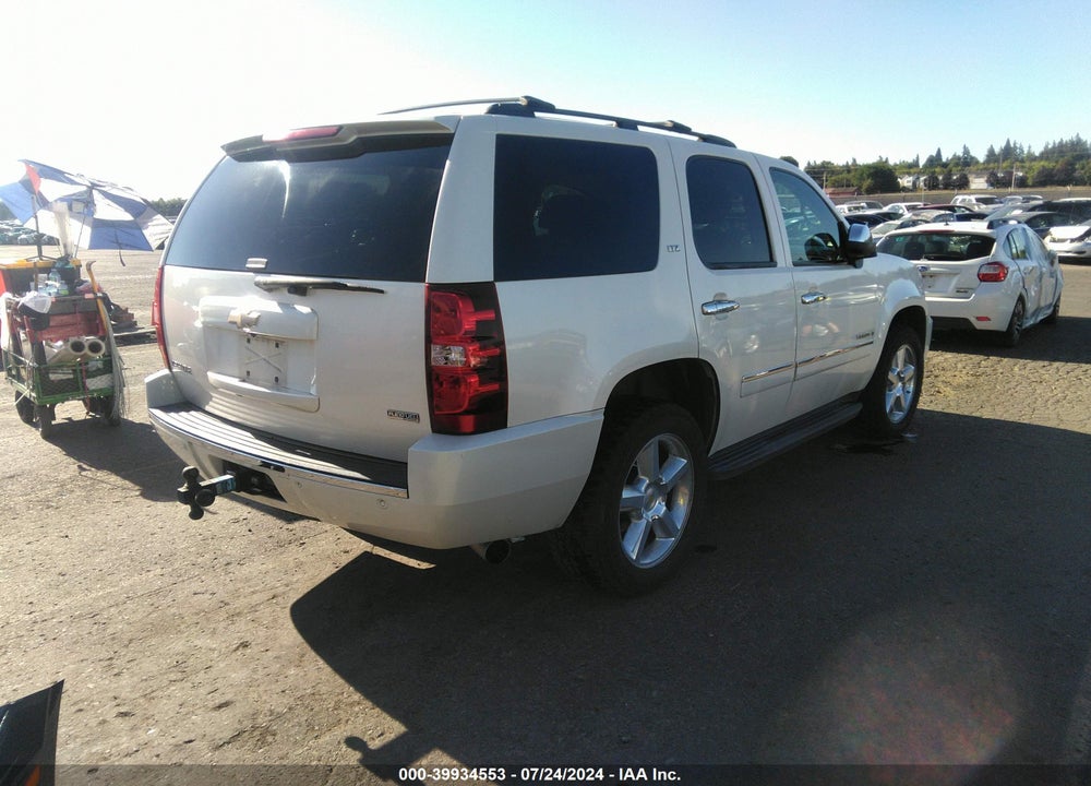 2009 CHEVROLET TAHOE LTZ VIN: 1GNFK33069R211494