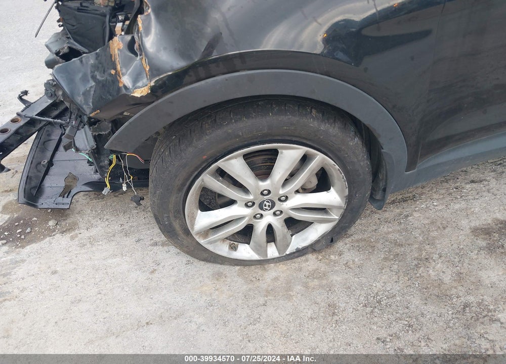 2013 HYUNDAI SANTA FE VIN: 5XYZWDLA2DG026701