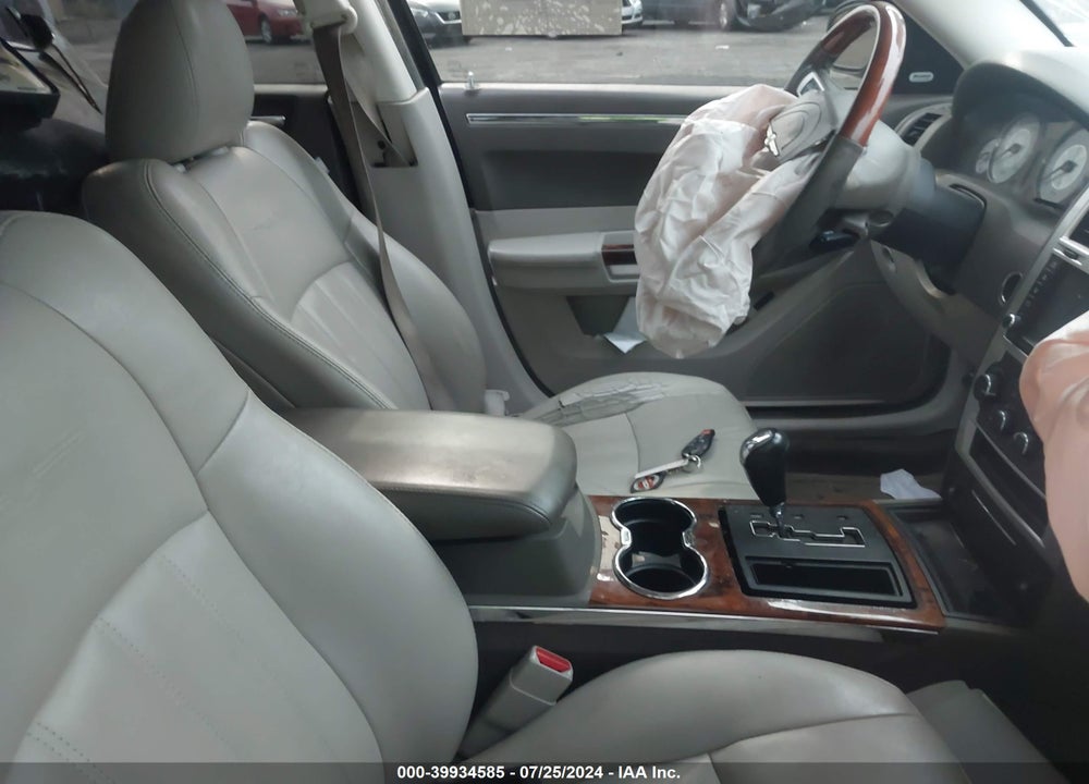 2008 CHRYSLER 300C VIN: 2C3LK63H58H218085