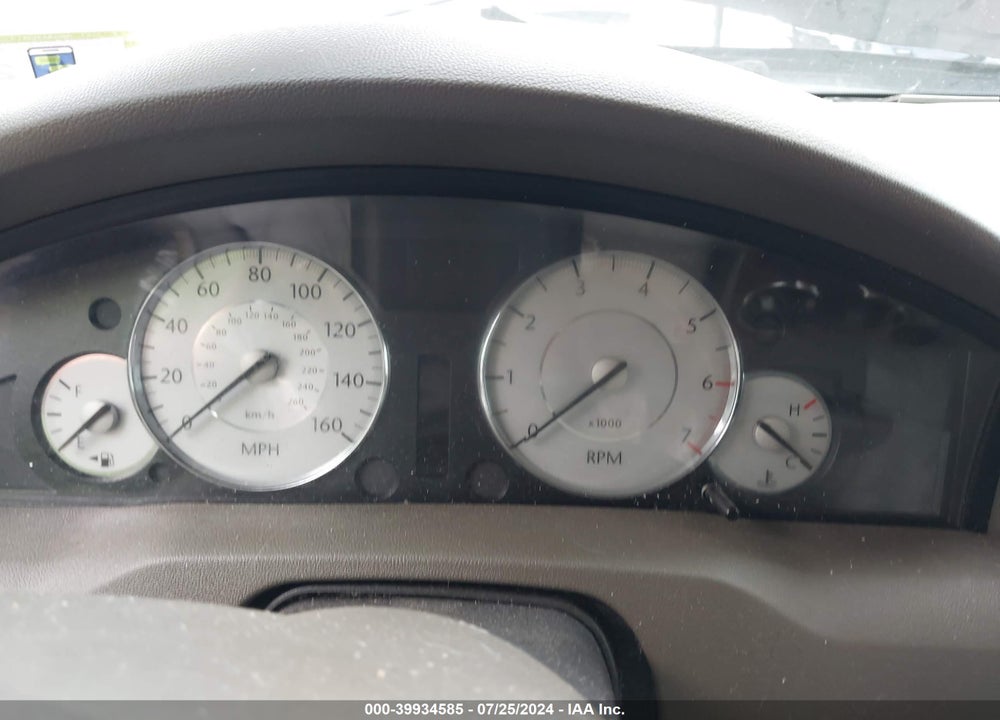 2008 CHRYSLER 300C VIN: 2C3LK63H58H218085
