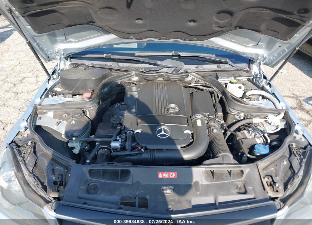 2014 MERCEDES-BENZ C 250 LUXURY/SPORT VIN: WDDGF4HB6EA946086