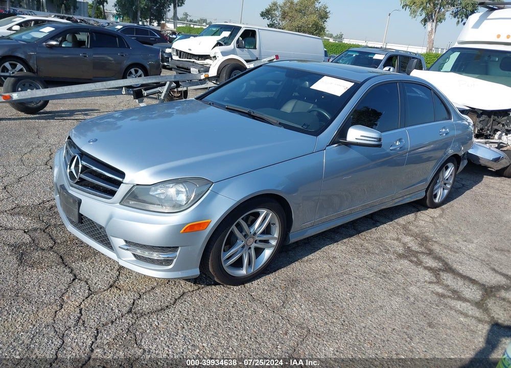 2014 MERCEDES-BENZ C 250 LUXURY/SPORT VIN: WDDGF4HB6EA946086