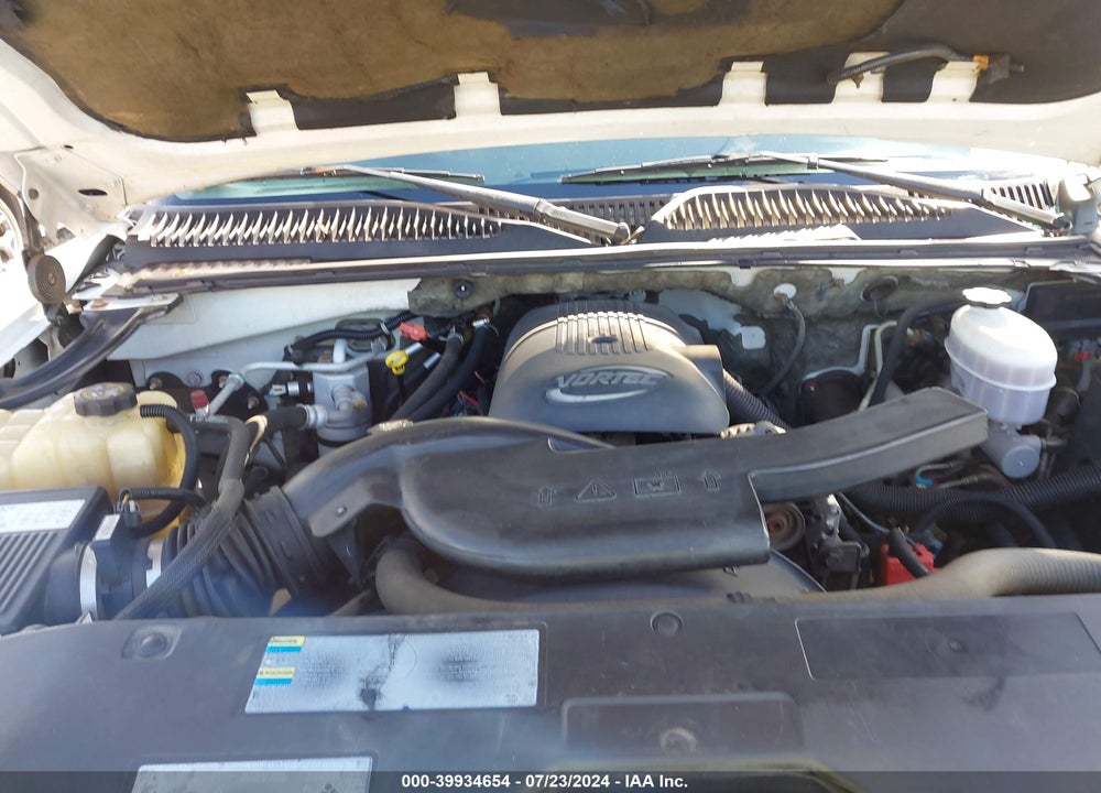 2004 CHEVROLET SUBURBAN 1500 LS VIN: 3GNEC16Z34G179037