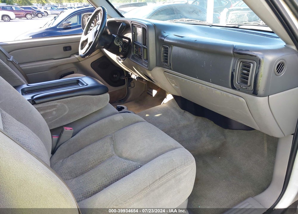 2004 CHEVROLET SUBURBAN 1500 LS VIN: 3GNEC16Z34G179037