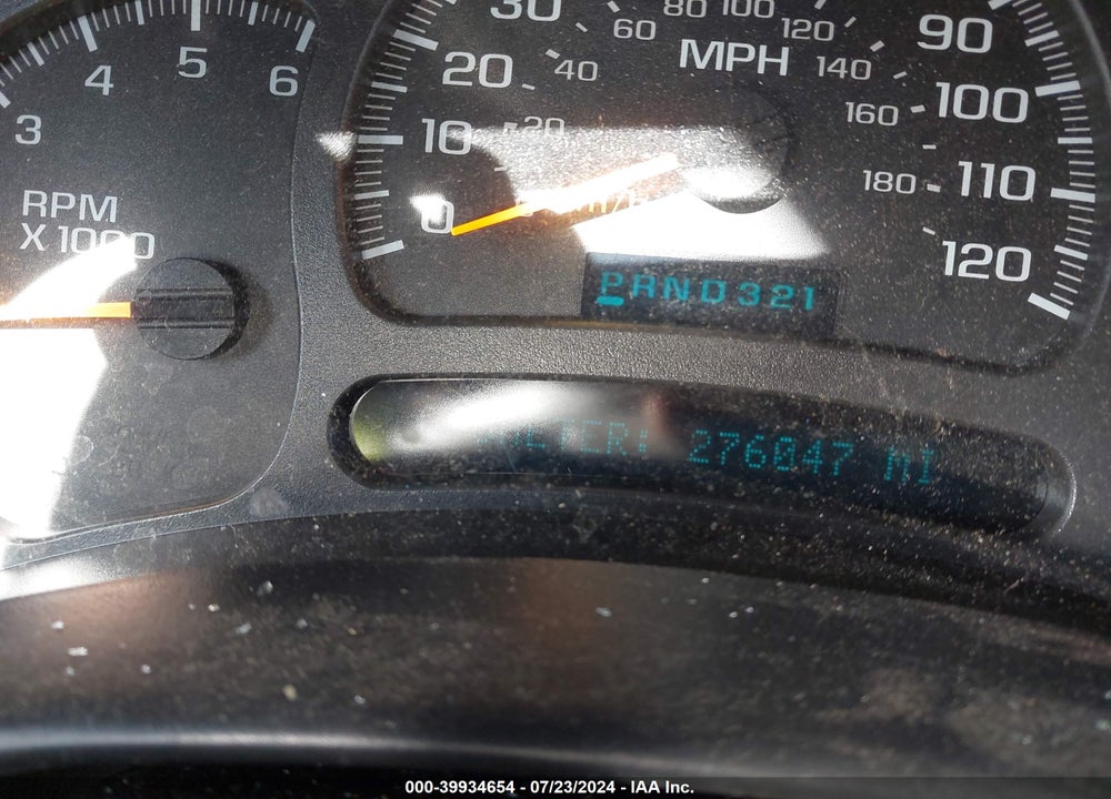 2004 CHEVROLET SUBURBAN 1500 LS VIN: 3GNEC16Z34G179037