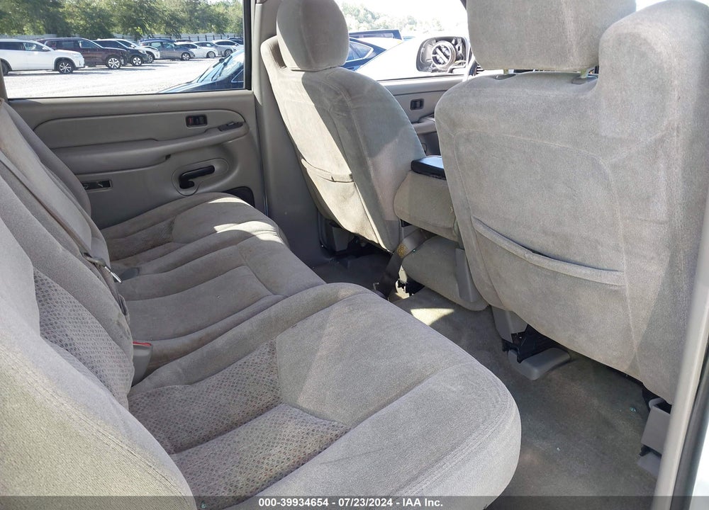 2004 CHEVROLET SUBURBAN 1500 LS VIN: 3GNEC16Z34G179037