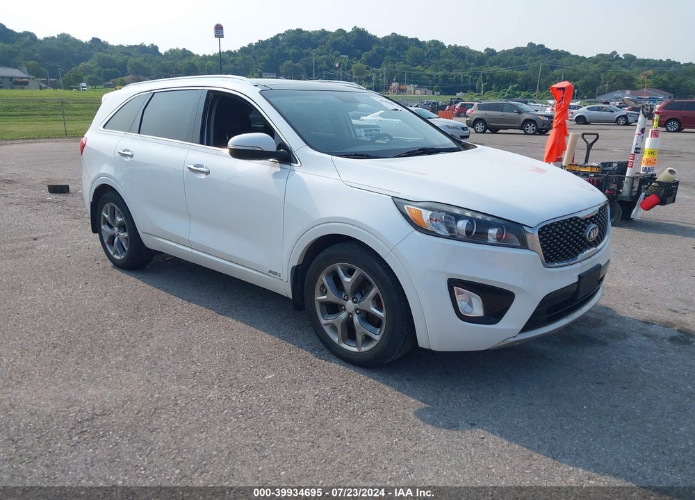 2016 KIA SORENTO 3.3L SX VIN: 5XYPKDA54GG141071