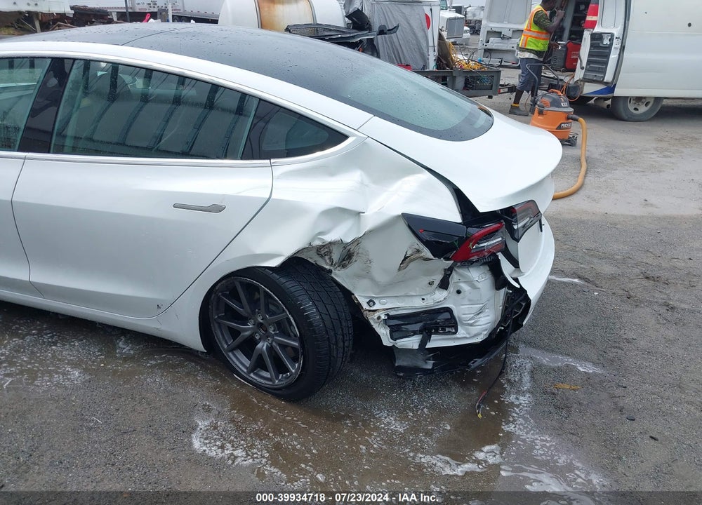 2019 TESLA MODEL 3 LONG RANGE/PERFORMANCE VIN: 5YJ3E1EB7KF418381