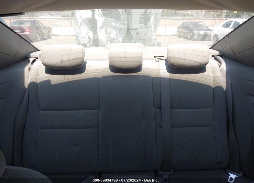 2007 HONDA CIVIC LX VIN: 2HGFG11647H558827