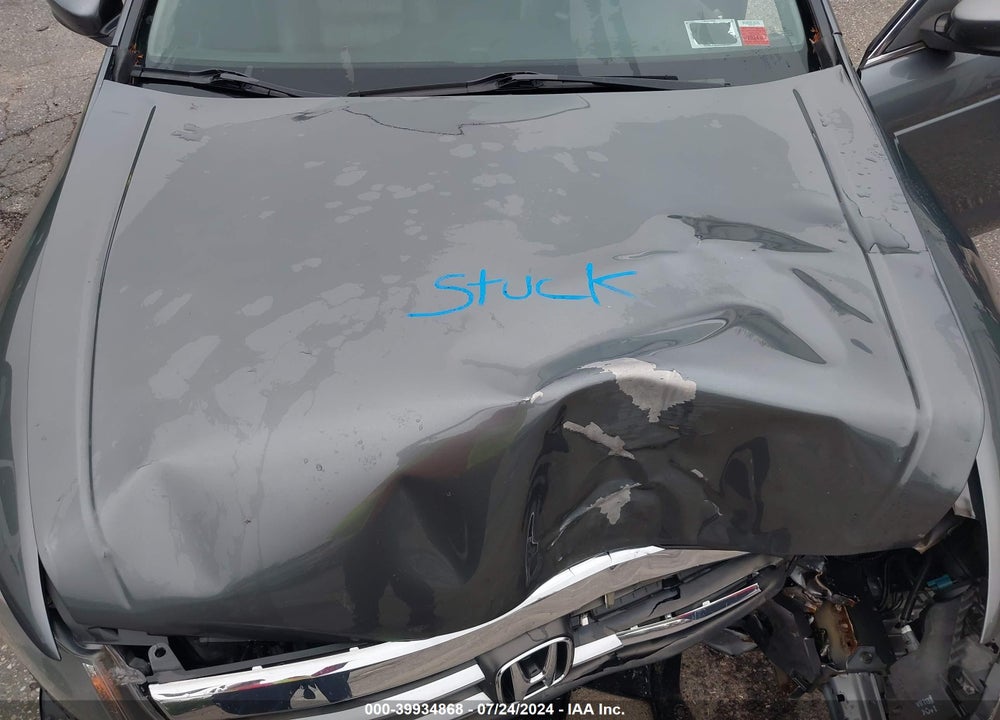 2011 HONDA ACCORD 2.4 SE VIN: 1HGCP2F60BA102056