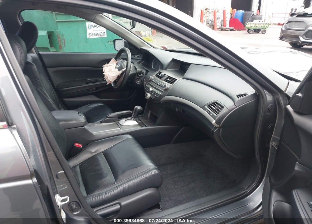2011 HONDA ACCORD 2.4 SE VIN: 1HGCP2F60BA102056