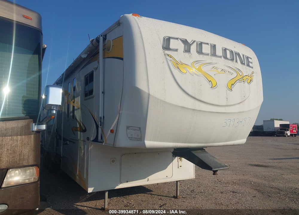 2008 CYCLONE 5TH WHEEL TRAVEL TRAILER VIN: 5SFGF40378E007151
