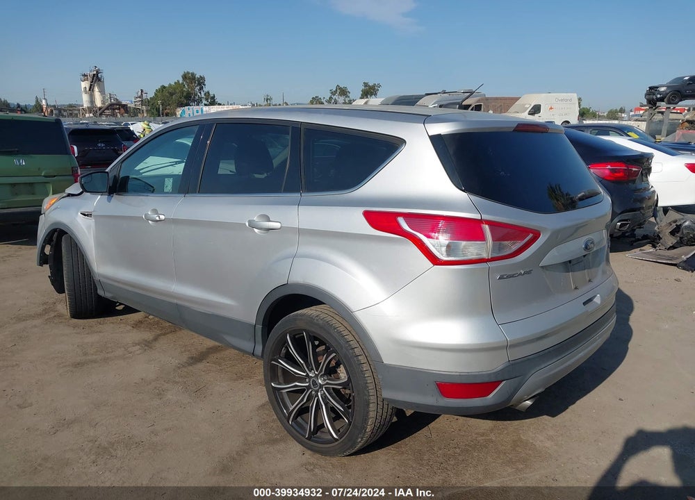 2015 FORD ESCAPE SE VIN: 1FMCU0G93FUA18589