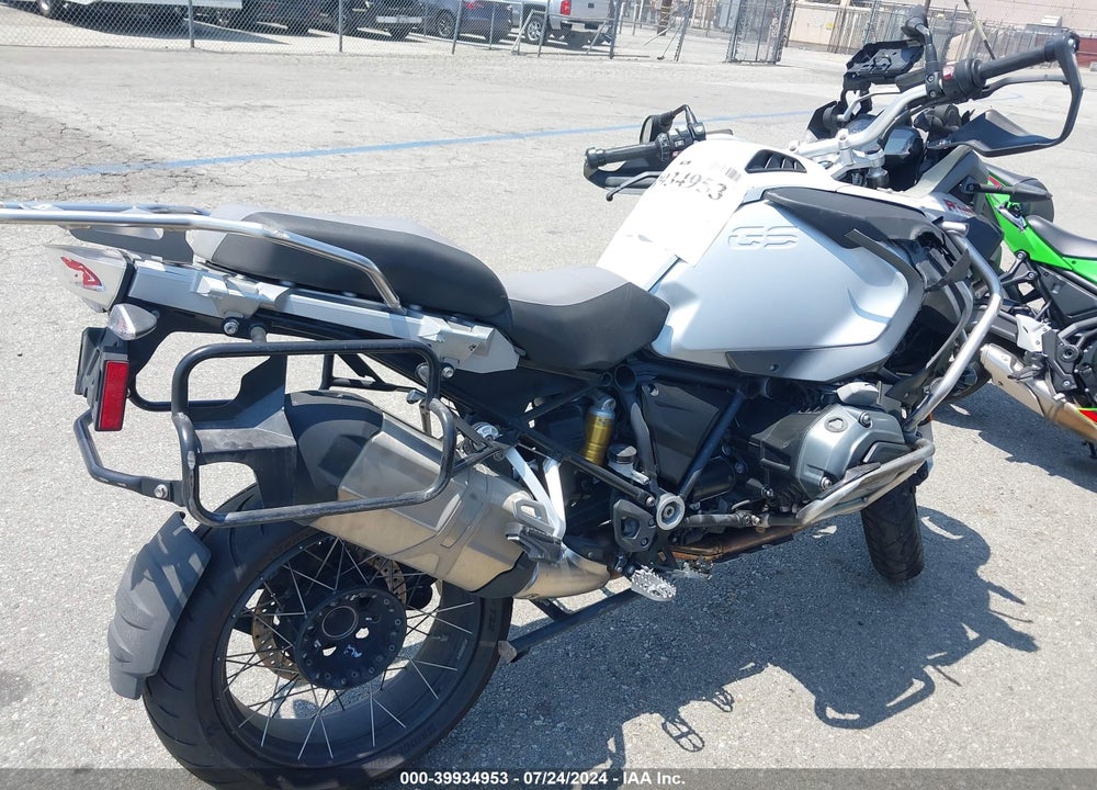2017 BMW R1200 GS ADVENTURE VIN: WB10A1208HZ898173