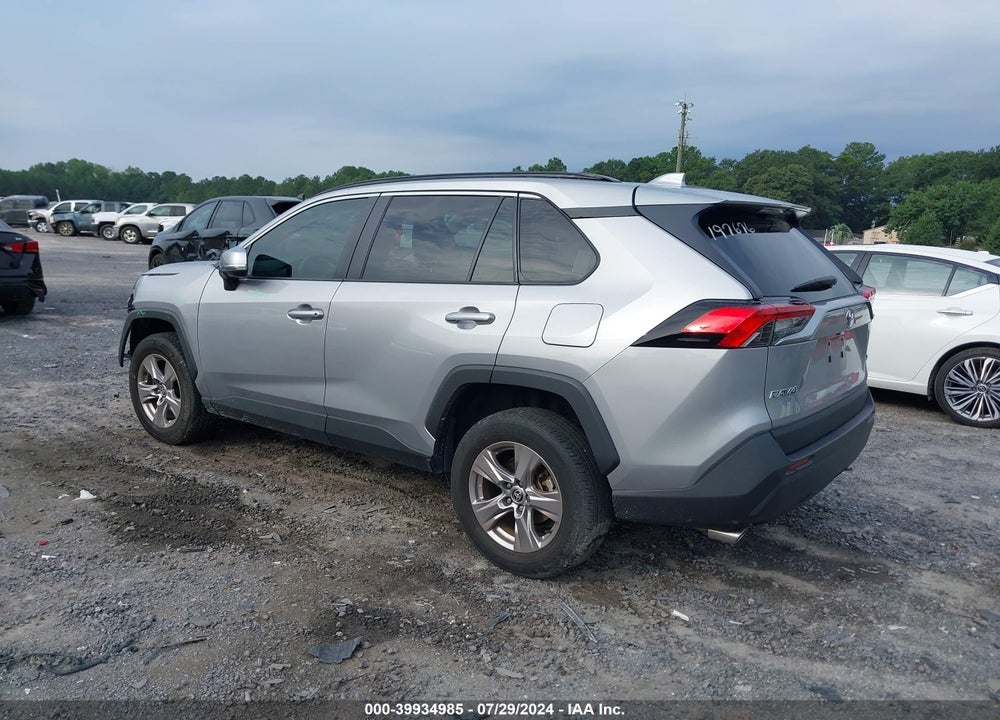 2022 TOYOTA RAV4 XLE VIN: 2T3W1RFV4NC197676