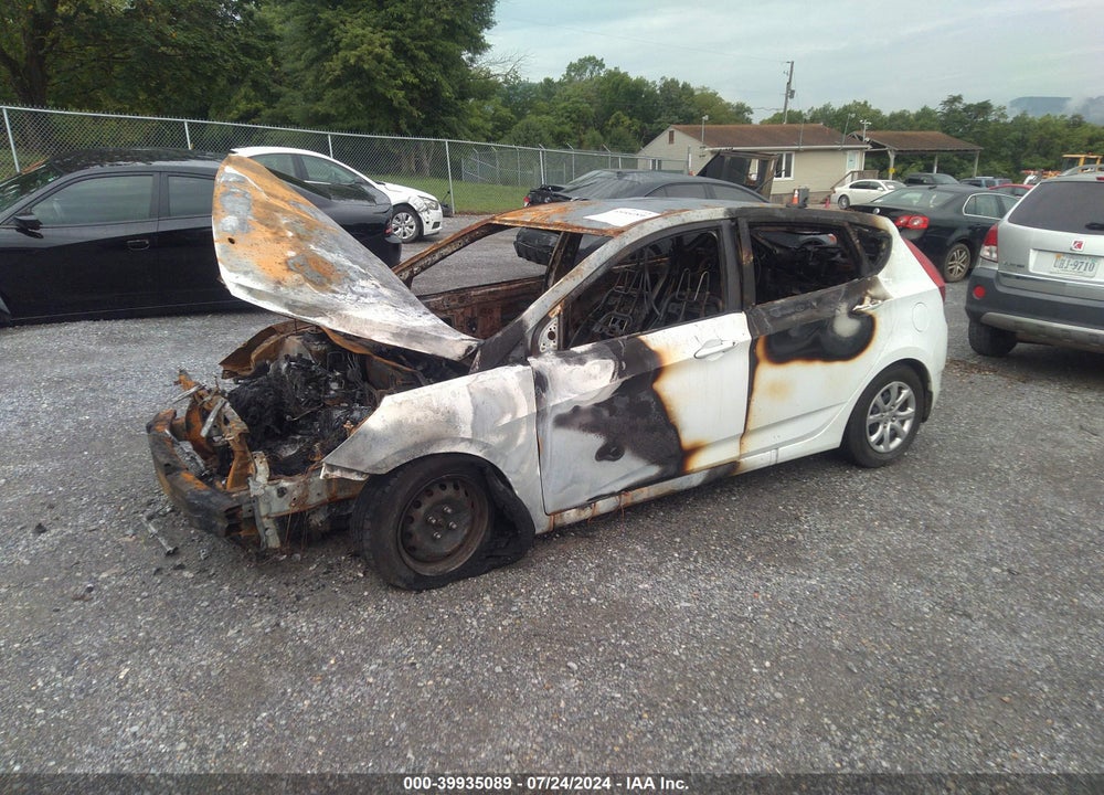 2013 HYUNDAI ACCENT GS VIN: KMHCT5AE0DU132066