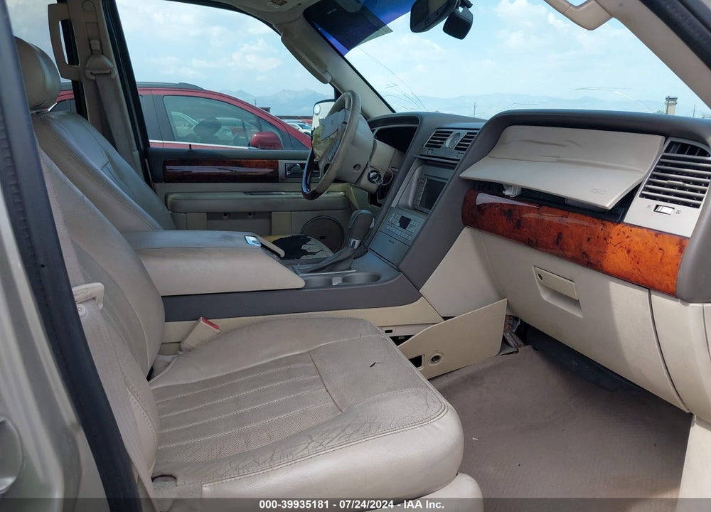 2004 LINCOLN NAVIGATOR VIN: 5LMFU28R24LJ31067