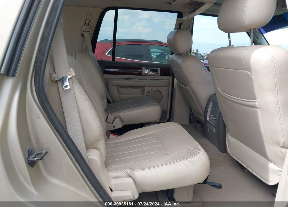 2004 LINCOLN NAVIGATOR VIN: 5LMFU28R24LJ31067