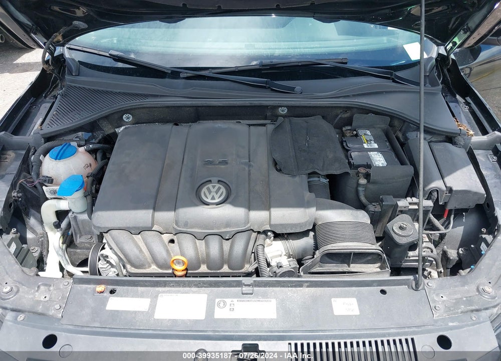 2012 VOLKSWAGEN PASSAT 2.5L SE VIN: 1VWBH7A37CC013041