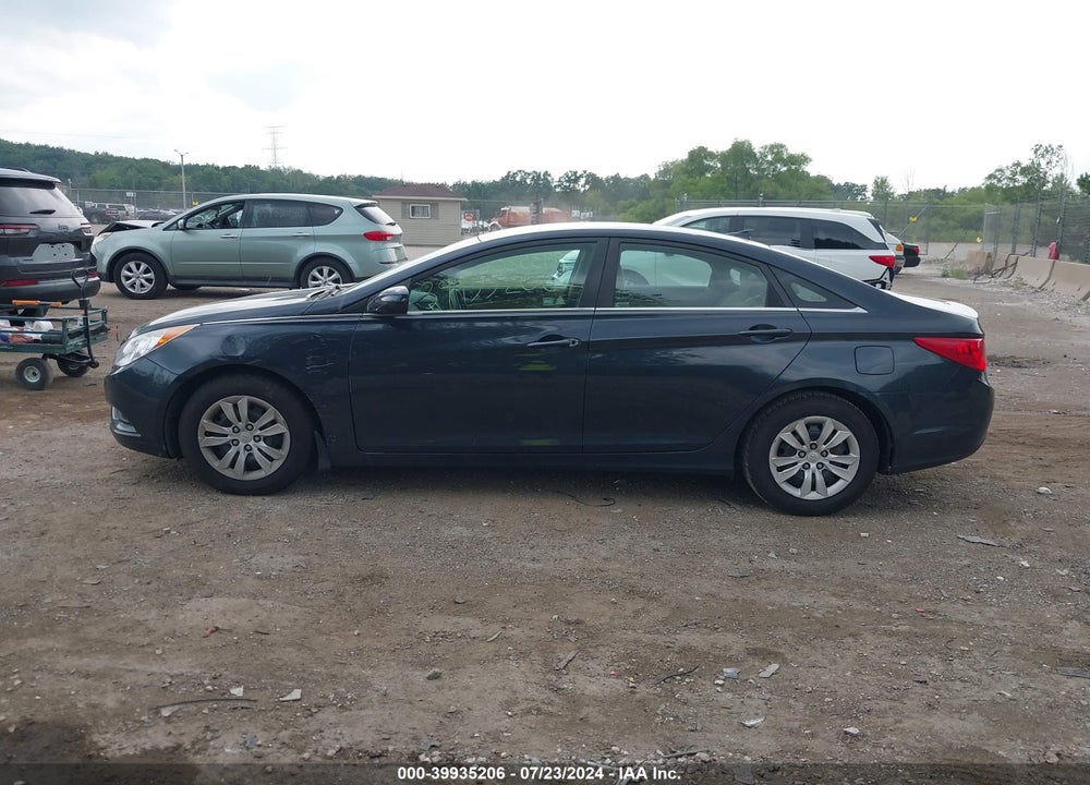 2013 HYUNDAI SONATA GLS VIN: 5NPEB4AC4DH513048