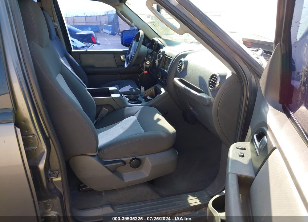 2003 FORD EXPEDITION XLT VIN: 1FMRU15W33LC09892