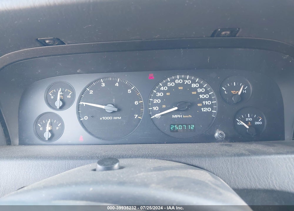 2002 JEEP GRAND CHEROKEE LAREDO VIN: 1J4GW48S02C164225