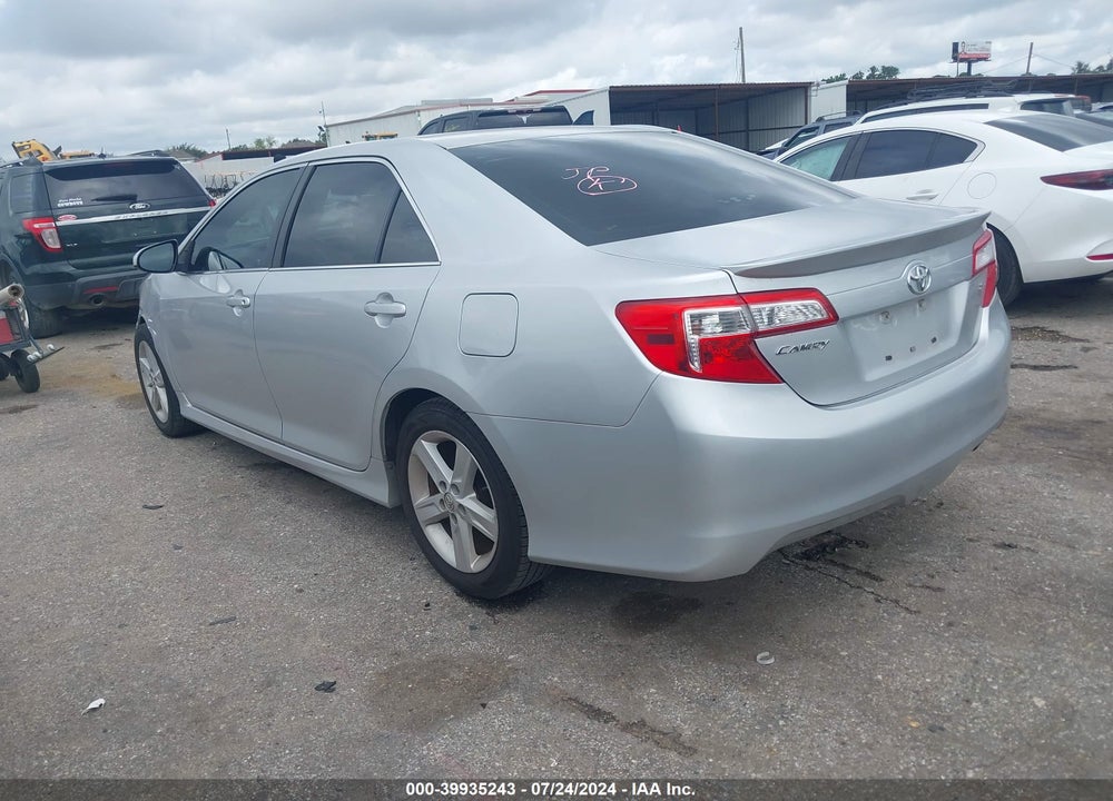 2013 TOYOTA CAMRY SE VIN: 4T1BF1FK2DU264823