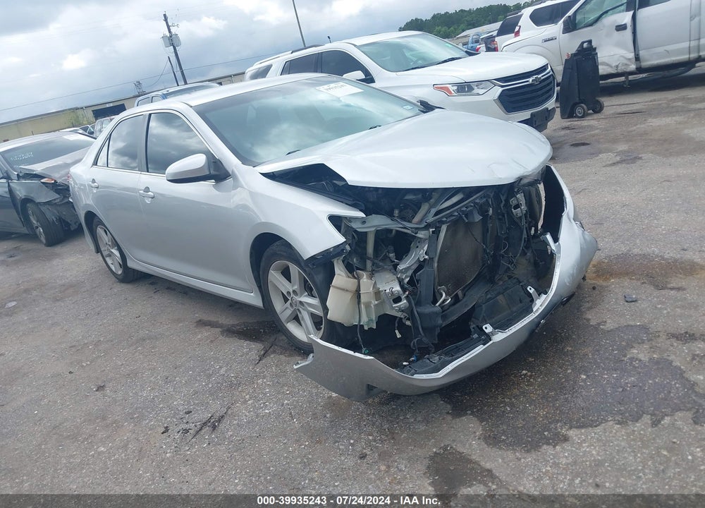 2013 TOYOTA CAMRY SE VIN: 4T1BF1FK2DU264823