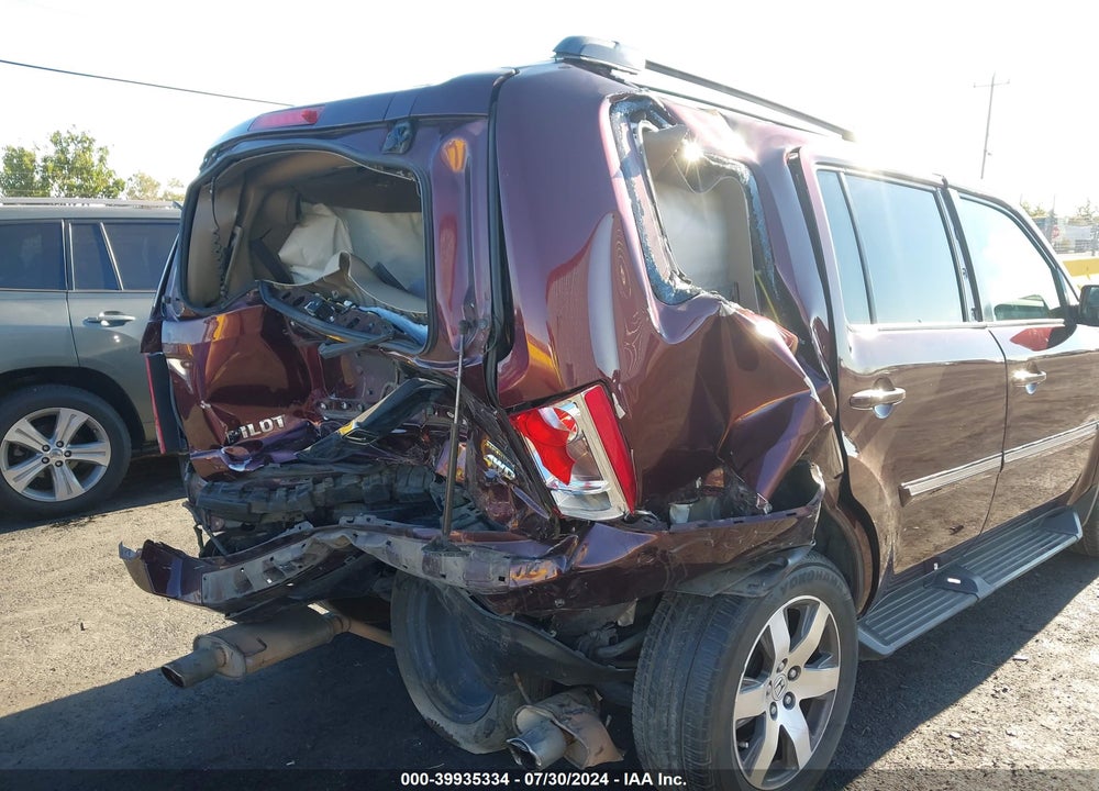 2012 HONDA PILOT TOURING VIN: 5FNYF4H90CB065528