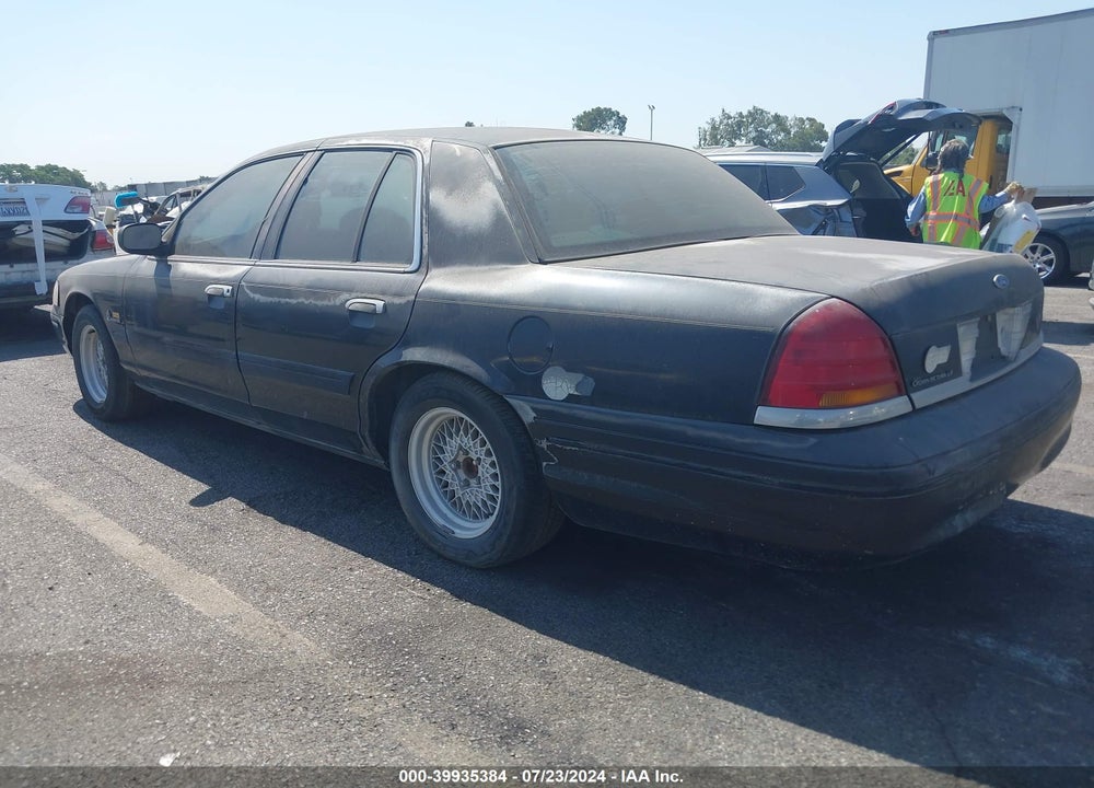 1998 FORD CROWN VICTORIA LX VIN: 2FAFP7497WX149920