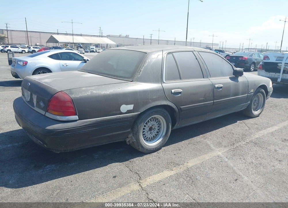 1998 FORD CROWN VICTORIA LX VIN: 2FAFP7497WX149920