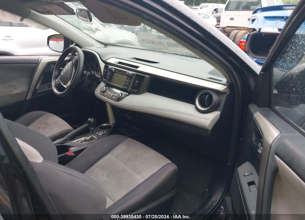 2015 TOYOTA RAV4 XLE VIN: 2T3RFREV6FW399547