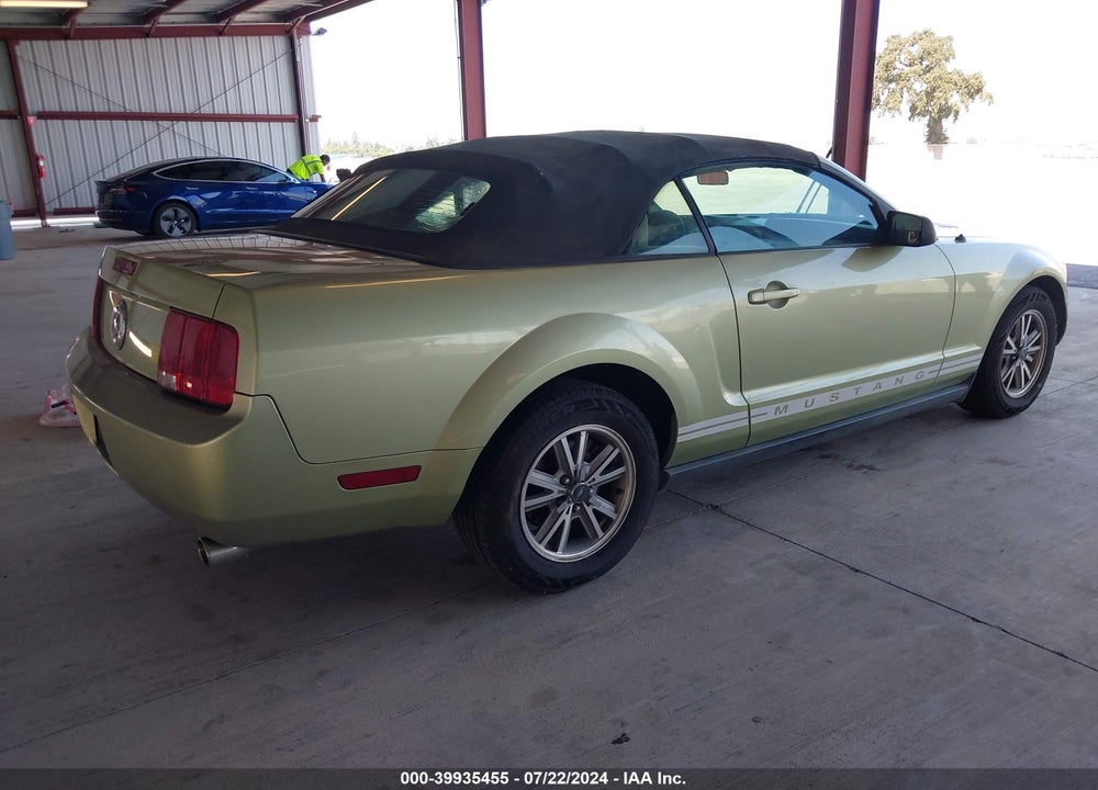 2005 FORD MUSTANG VIN: 1ZVHT84N255247509