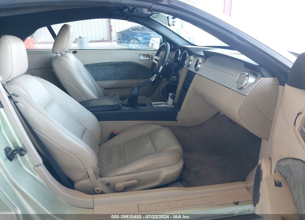 2005 FORD MUSTANG VIN: 1ZVHT84N255247509