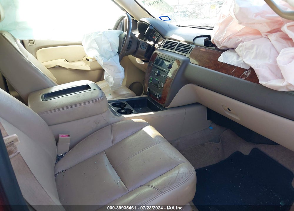 2013 CHEVROLET SUBURBAN 1500 LT VIN: 1GNSCJE06DR179281