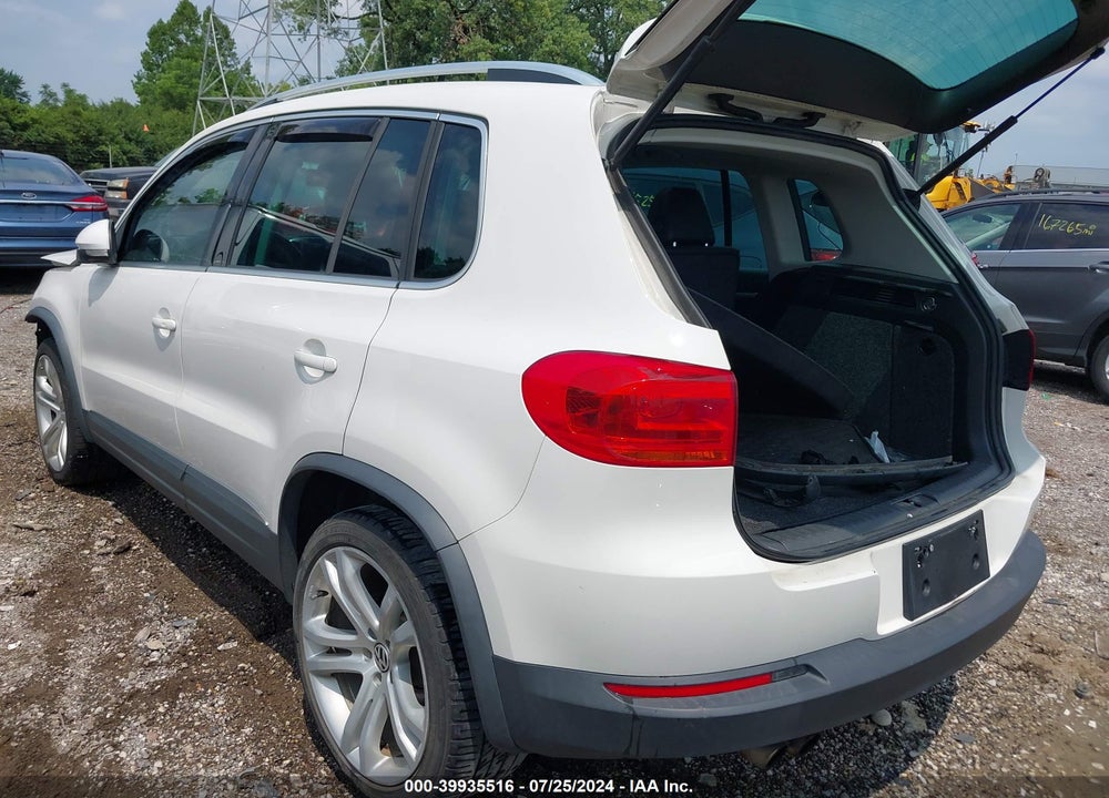 2012 VOLKSWAGEN TIGUAN SEL VIN: WVGBV7AX9CW560093