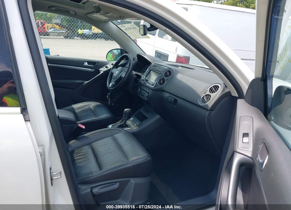 2012 VOLKSWAGEN TIGUAN SEL VIN: WVGBV7AX9CW560093