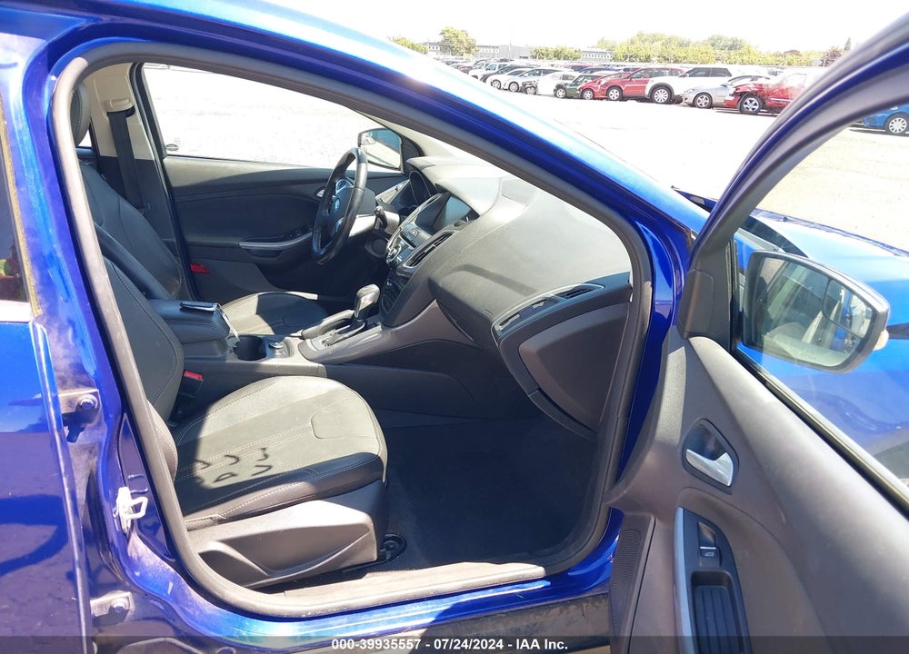 2014 FORD FOCUS TITANIUM VIN: 1FADP3N20EL260127