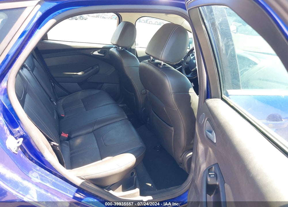 2014 FORD FOCUS TITANIUM VIN: 1FADP3N20EL260127