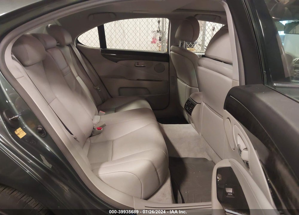 2008 LEXUS LS 460 VIN: JTHBL46F585068584