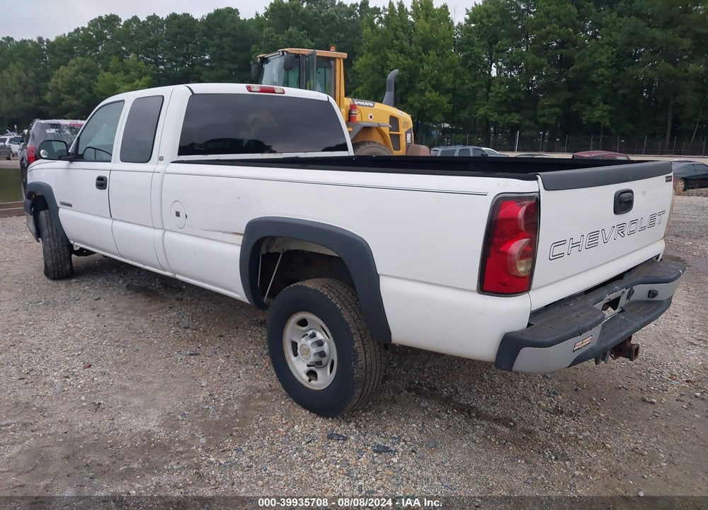 2005 CHEVROLET SILVERADO 2500HD WORK TRUCK VIN: 1GCHC29U55E110208