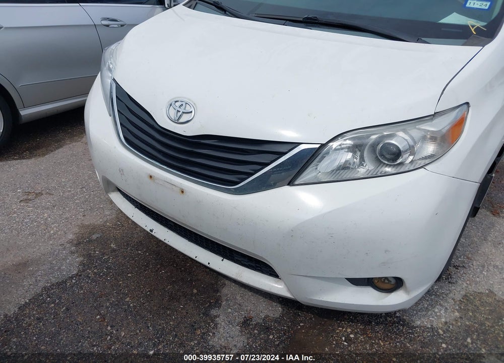 2013 TOYOTA SIENNA XLE V6 8 PASSENGER VIN: 5TDYK3DC2DS302511