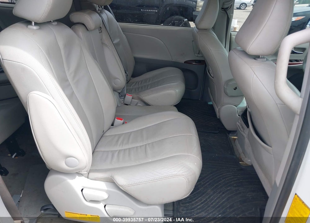 2013 TOYOTA SIENNA XLE V6 8 PASSENGER VIN: 5TDYK3DC2DS302511