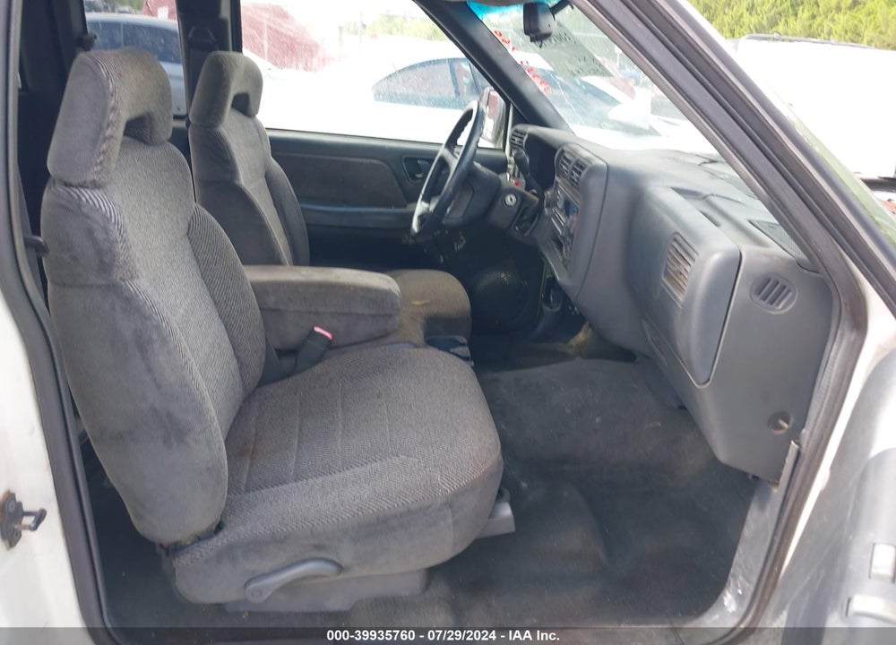 1996 CHEVROLET S TRUCK S10 VIN: 1GCCS19X1T8186232