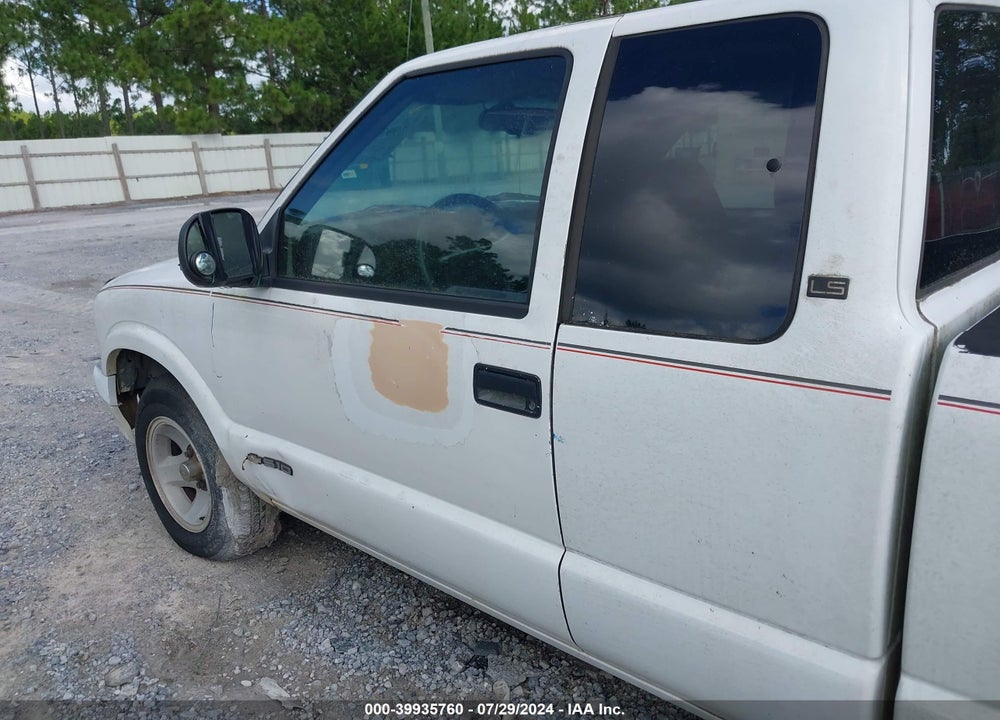 1996 CHEVROLET S TRUCK S10 VIN: 1GCCS19X1T8186232