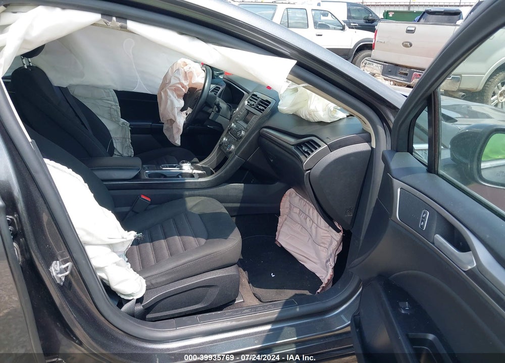 2017 FORD FUSION S VIN: 3FA6P0G70HR402613