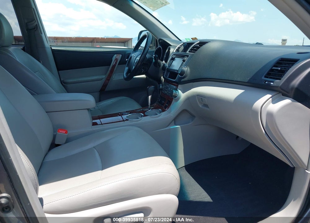 2013 TOYOTA HIGHLANDER LIMITED V6 VIN: 5TDDK3EH9DS275705