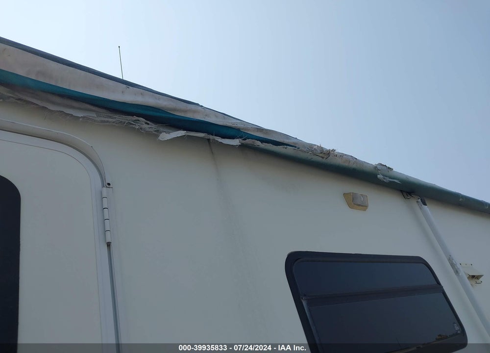 1998 TRAILER TERRY TRAVEL  30' VIN: 1EA1G3023W2948072